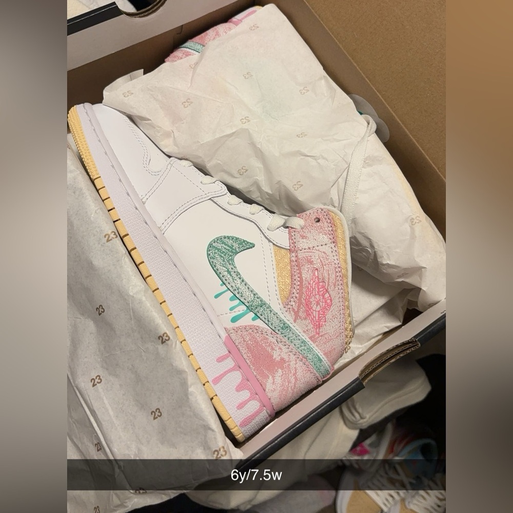 Brand new mid top Drip Nikes